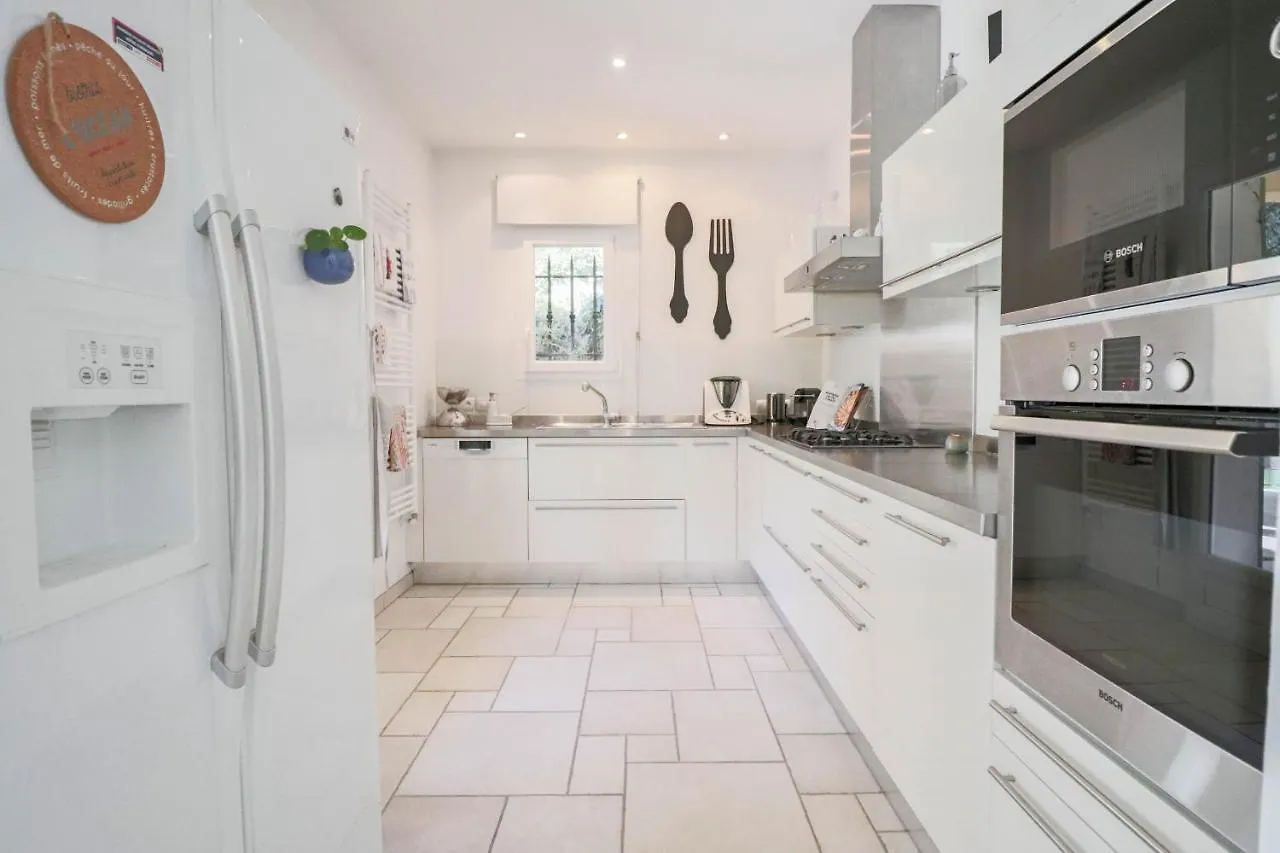 Villa Des Collines - Absolute Calm At 10' From The Center Antibes France